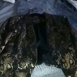 Bebe size 10 gold and black blazer